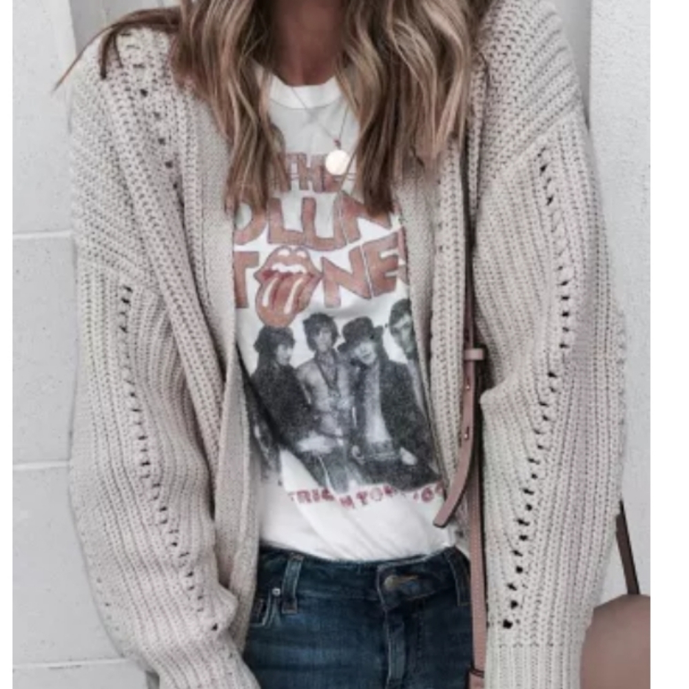 🔥New boutique beige cable knit cardigan - Picture 8 of 16